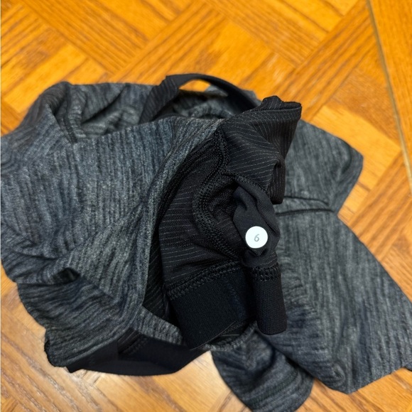 Lululemon Run For Gold Tank Heathered Black Size 6 Built-In Bra Medium Support - Picture 9 of 9